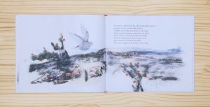 Páginas interiores "paloma" del libro "La Pluma", de Mario Satz y María Beitia, editado por Akiara Books